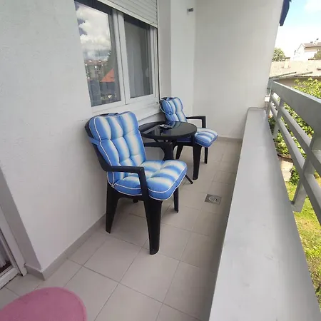 With Garage Apartamento